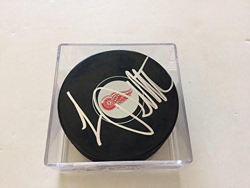 Люк Робитайль подписа хокей шайба Detroit Red Wings с автограф b - Autographed NHL Pucks